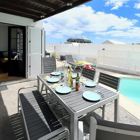 Maria Carmen: Modern Beachside Retreat With Heated Pool Villa *