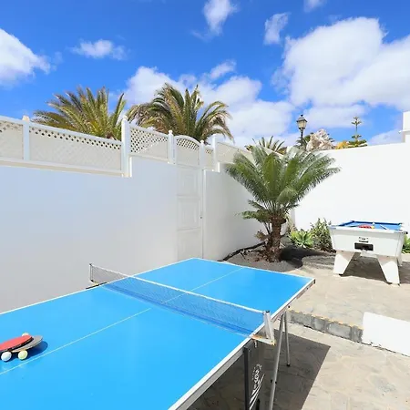 Maria Carmen: Modern Beachside Retreat With Heated Pool * Tias
