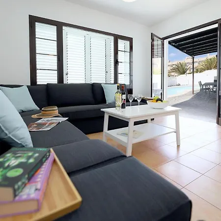 Villa Maria Carmen: Modern Beachside Retreat With Heated Pool *