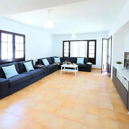Maria Carmen: Modern Beachside Retreat With Heated Pool Villa