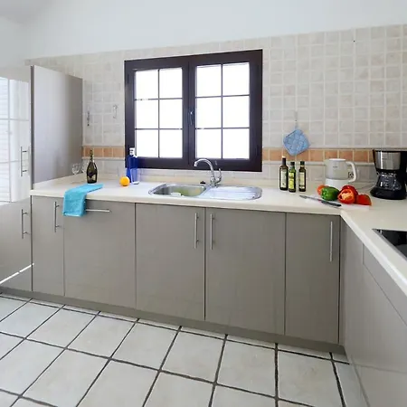 Villa Maria Carmen: Modern Beachside Retreat With Heated Pool *