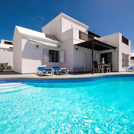 Maria Carmen: Modern Beachside Retreat With Heated Pool