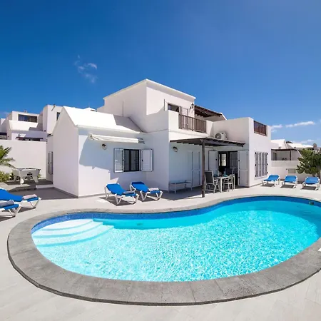 Maria Carmen: Modern Beachside Retreat With Heated Pool
