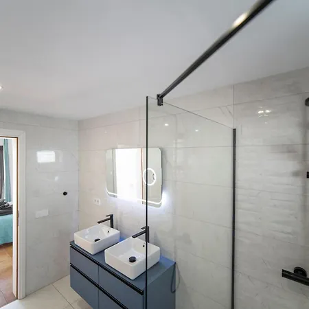 Maria Carmen: Modern Beachside Retreat With Heated Pool * Tias