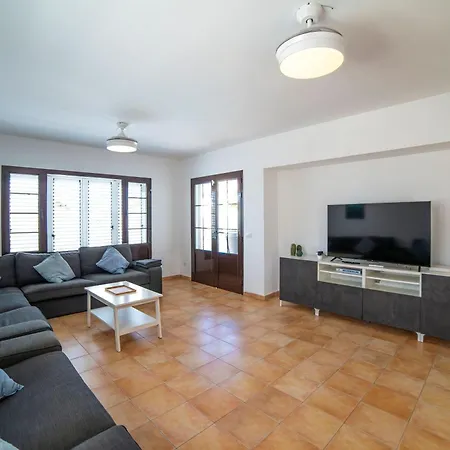 Maria Carmen: Modern Beachside Retreat With Heated Pool Tias