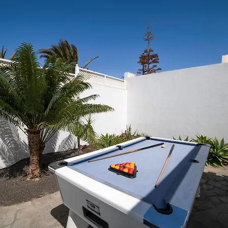 Maria Carmen: Modern Beachside Retreat With Heated Pool Villa *