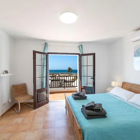 Villa Maria Carmen: Modern Beachside Retreat With Heated Pool *