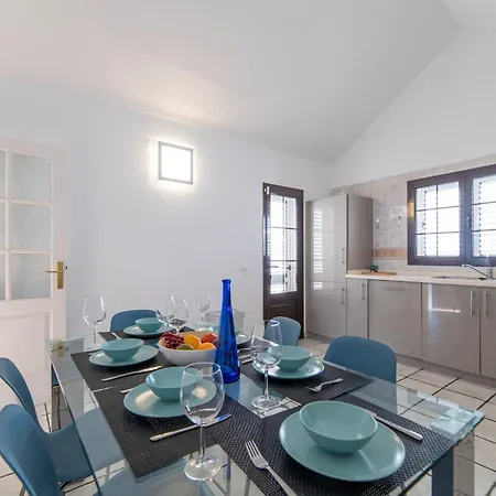 Maria Carmen: Modern Beachside Retreat With Heated Pool