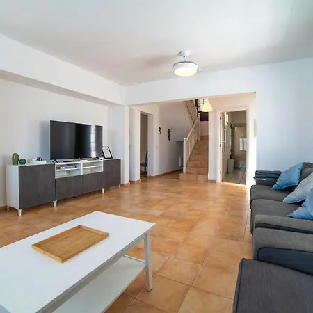 Maria Carmen: Modern Beachside Retreat With Heated Pool Villa *