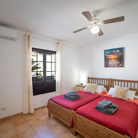 Vila Modern Puerto Del Carmen Heated Private Pool Pool Table Maria